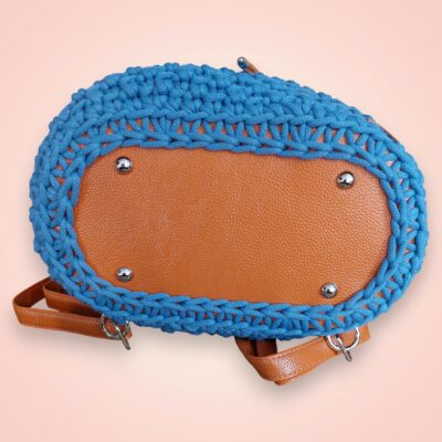 Détail du base du sac au crochet fait main modèle Lily