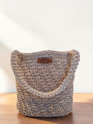 Sac a main, fait a la main au crochet, couleur marron noisette.