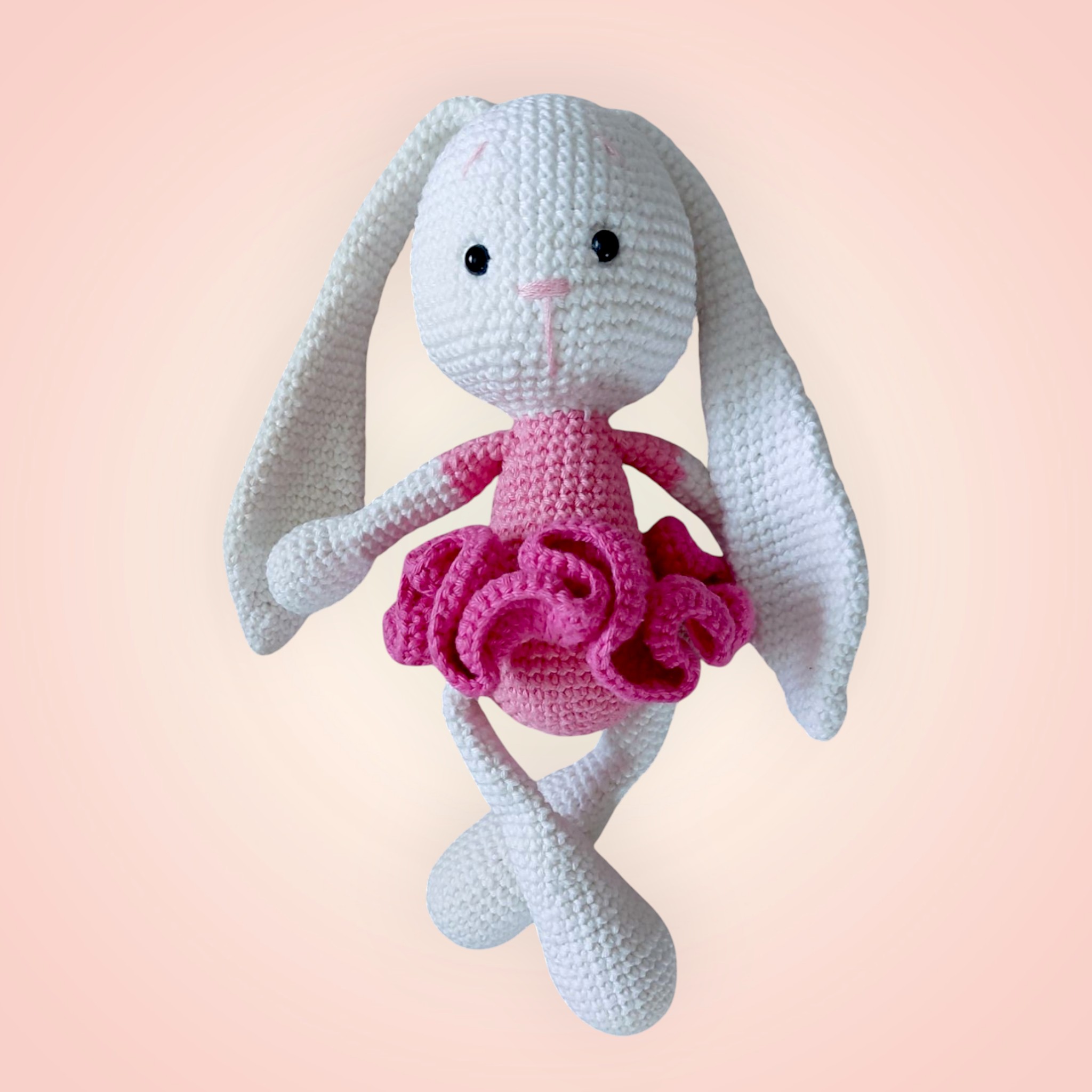 Peluche au crochet fait main modèle Lilly lapin, création artisanale unique
